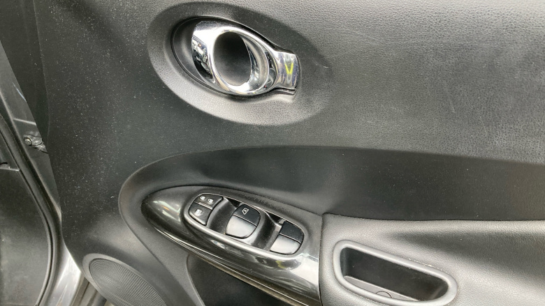 Nissan Juke 1.6 [112] Tekna 5dr [Bose] Petrol Hatchback